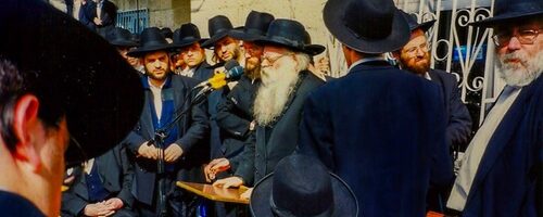 Rav Shmuel Yaakov Burstein being maspid